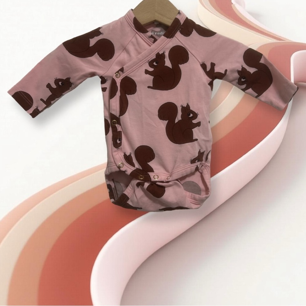 Mini Rodini Squirrel Bodysuit 
Great condition 
Newborn 
Pink